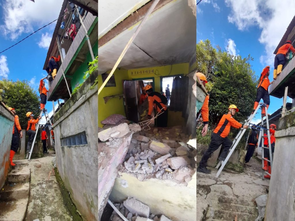 Rumah Warga Kebakaran, Relawan PKS Cianjur Hadir Membantu Walaupun Lagi Puasa